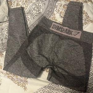 Gym shark leggings good shape worn only a few times no sign of wear 🙃